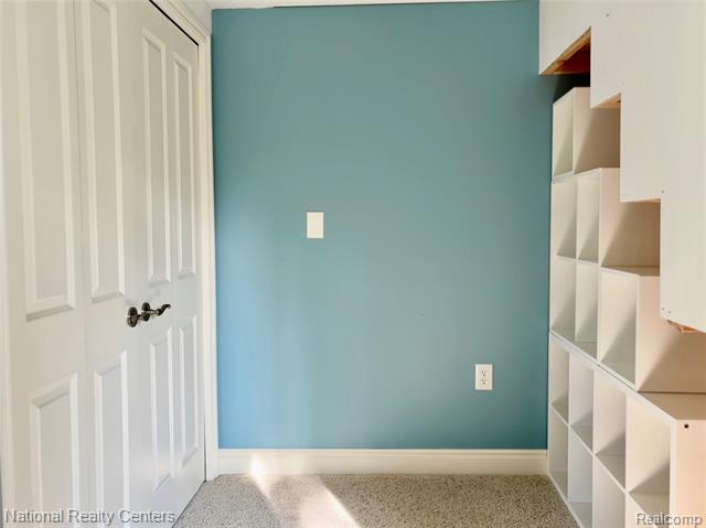 Builiding view sixty for 8871 Lakeview, White Lake, MI. 48386