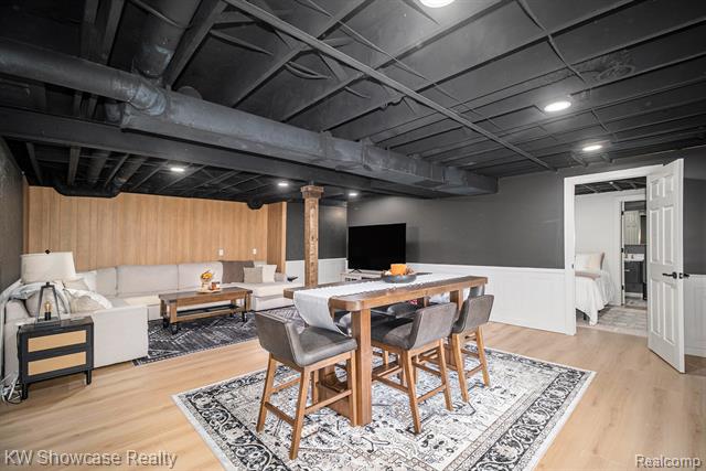 Builiding view eighteen for 7936 Rampart, Waterford, MI. 48327