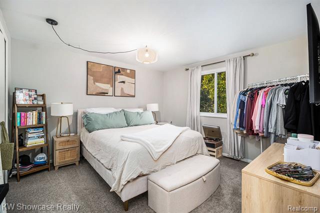 Builiding view fifteen for 7936 Rampart, Waterford, MI. 48327