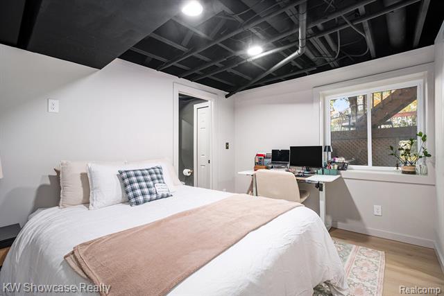 Builiding view nineteen for 7936 Rampart, Waterford, MI. 48327