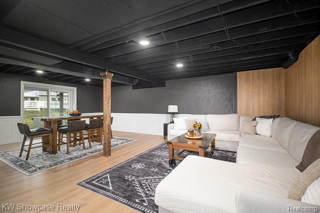 Builiding view seventeen for 7936 Rampart, Waterford, MI. 48327