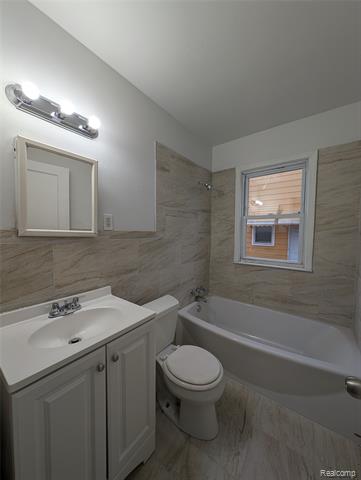 Builiding view eighteen for 305 South W, Pontiac, MI. 48341