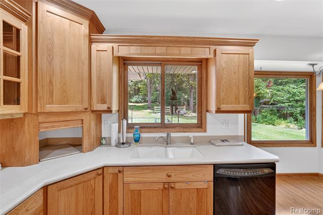 Builiding view sixteen for 8668 Cooley Beach, White Lake, MI. 48386