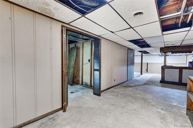 Builiding view thirty six for 8668 Cooley Beach, White Lake, MI. 48386