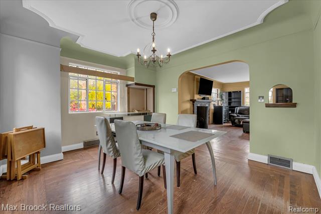 Builiding view nine for 2085 Pontiac, Keego Harbor, MI. 48320