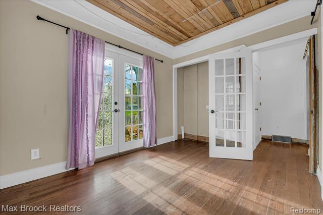 Builiding view seven for 2085 Pontiac, Keego Harbor, MI. 48320