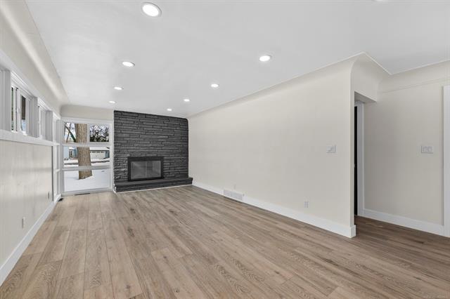 Builiding view five for 2051 Avondale, Keego Harbor, MI. 48320