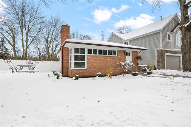 Builiding view one for 2051 Avondale, Keego Harbor, MI. 48320