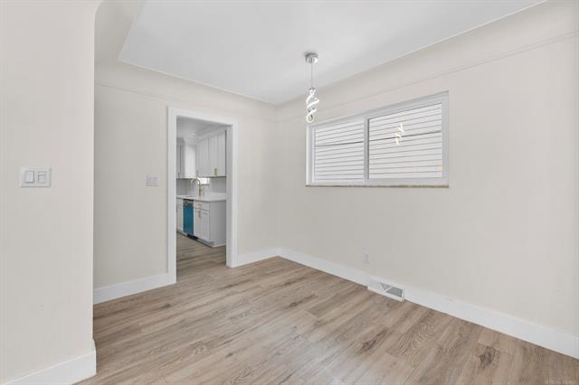 Builiding view six for 2051 Avondale, Keego Harbor, MI. 48320