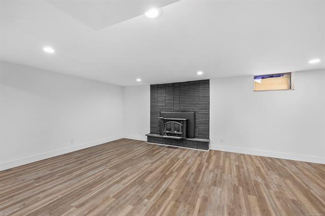 Builiding view twenty one for 2051 Avondale, Keego Harbor, MI. 48320