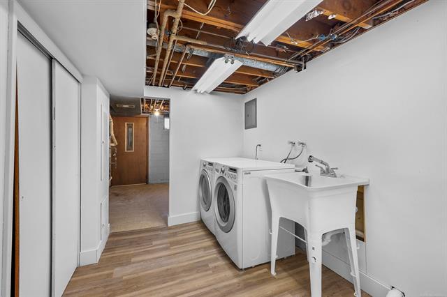 Builiding view twenty six for 2051 Avondale, Keego Harbor, MI. 48320