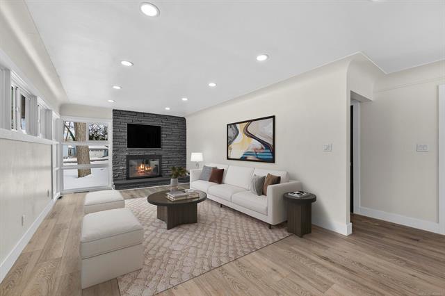 Builiding view two for 2051 Avondale, Keego Harbor, MI. 48320