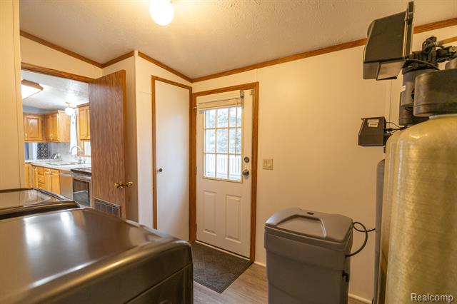 Builiding view thirty for 9198 Ashdown, White Lake, MI. 48386