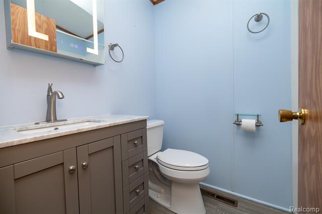 Builiding view twenty five for 9198 Ashdown, White Lake, MI. 48386