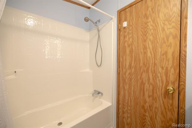 Builiding view twenty six for 9198 Ashdown, White Lake, MI. 48386