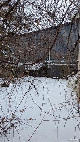 Builiding view eleven for 447 E Wilson, Pontiac, MI. 48341