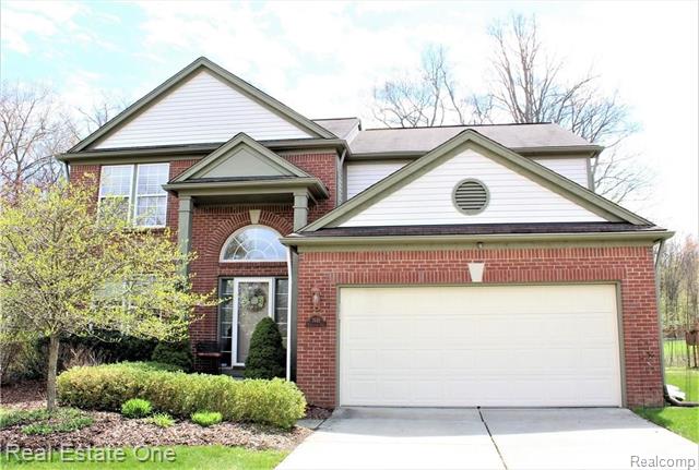 front view for 7641 Turrillium Ln, Waterford, Mi. 48327