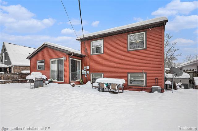 Builiding view twenty five for 3990 Cresthaven, Waterford, MI. 48328