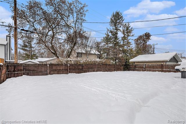 Builiding view twenty four for 3990 Cresthaven, Waterford, MI. 48328