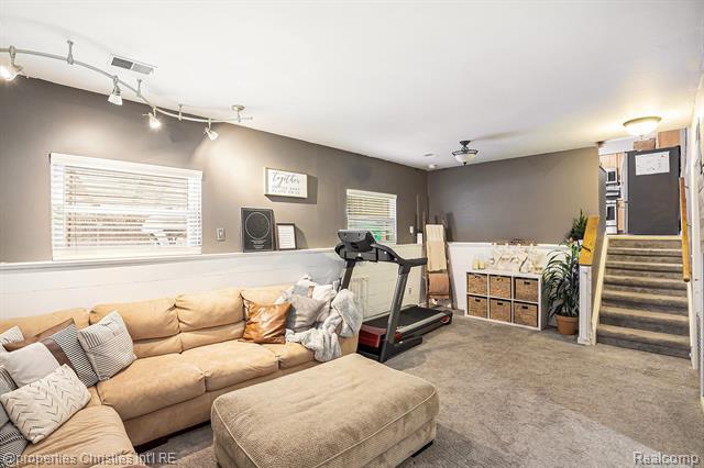 Builiding view twenty one for 3990 Cresthaven, Waterford, MI. 48328