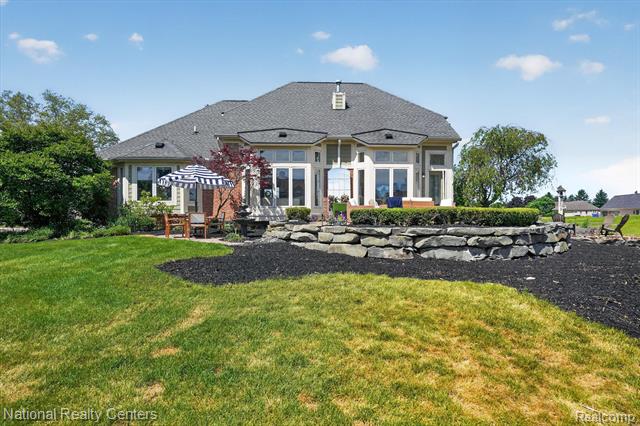 Builiding view forty for 1042 Saint Andrews, Highland, MI. 48357