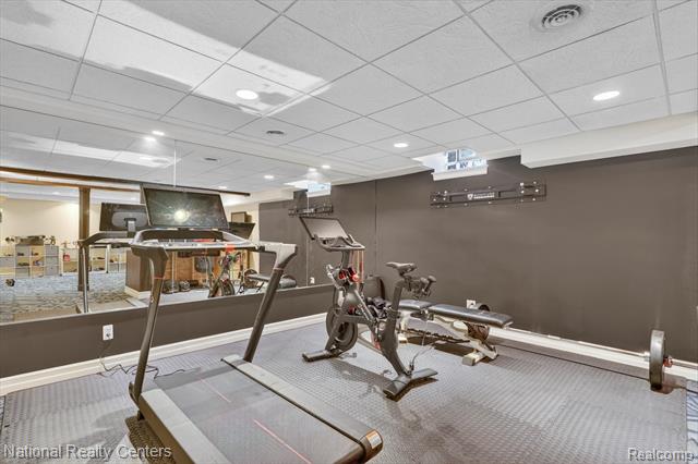 Builiding view thirty five for 1042 Saint Andrews, Highland, MI. 48357
