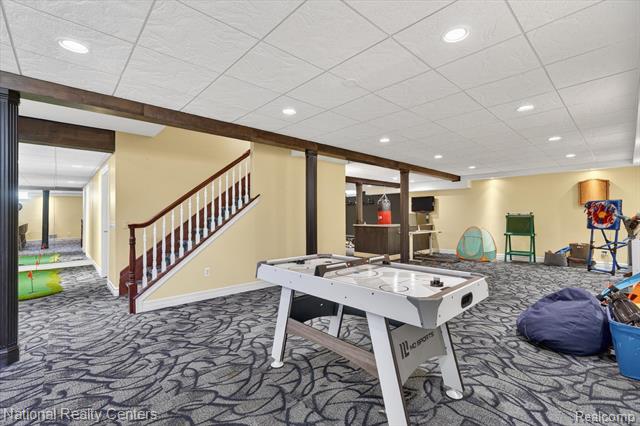 Builiding view thirty three for 1042 Saint Andrews, Highland, MI. 48357