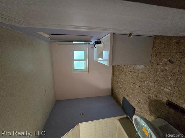 Builiding view seven for 135 Wenonah, Pontiac, MI. 48341
