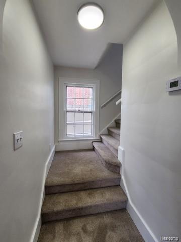 Builiding view fourteen for 80 E Iroquois, Pontiac, MI. 48341