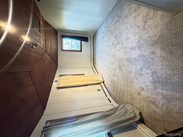 Builiding view six for 941 Shoshone, Waterford, MI. 48327