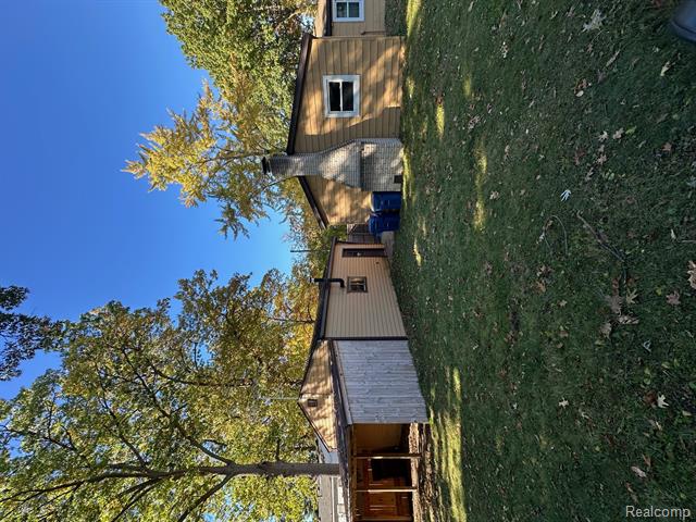 Builiding view twelve for 941 Shoshone, Waterford, MI. 48327