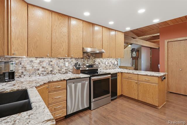 Builiding view eleven for 356 Avanti, Highland, MI. 48357