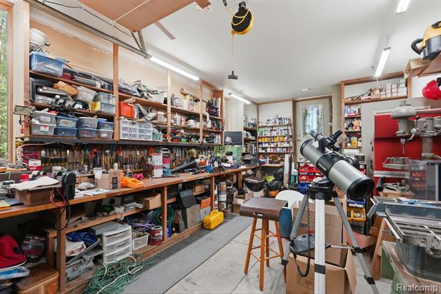 Builiding view forty five for 356 Avanti, Highland, MI. 48357