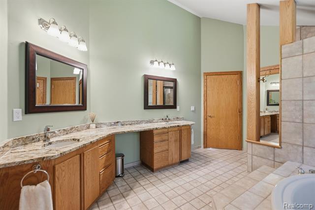 Builiding view thirty for 356 Avanti, Highland, MI. 48357