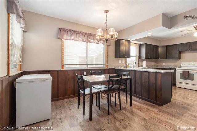 Builiding view five for 5010 Cass Elizabeth, Waterford, MI. 48327