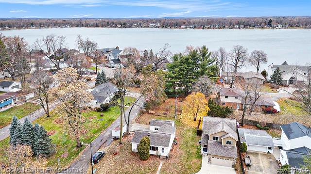 Builiding view seventeen for 5010 Cass Elizabeth, Waterford, MI. 48327