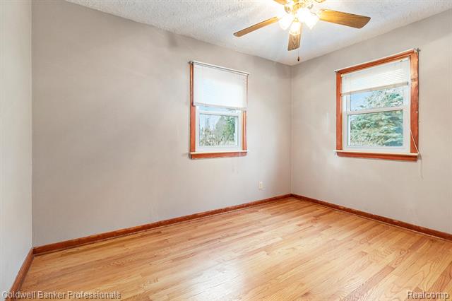 Builiding view ten for 5010 Cass Elizabeth, Waterford, MI. 48327