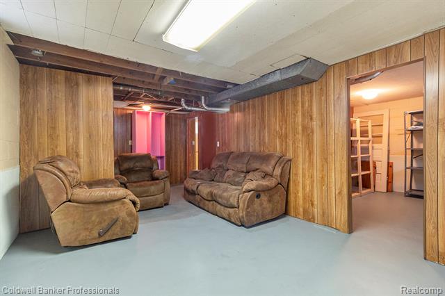 Builiding view thirteen for 5010 Cass Elizabeth, Waterford, MI. 48327