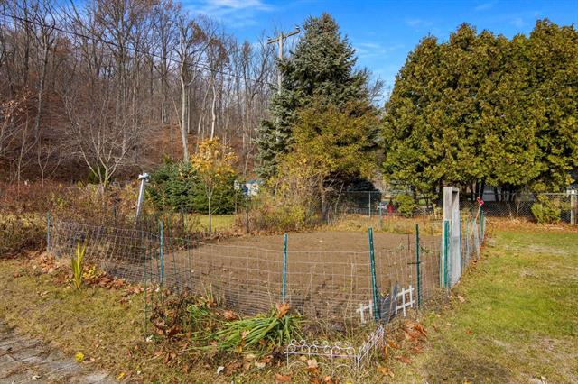 Builiding view thirty three for 7222 West Bay Shore, Traverse City, MI. 49684