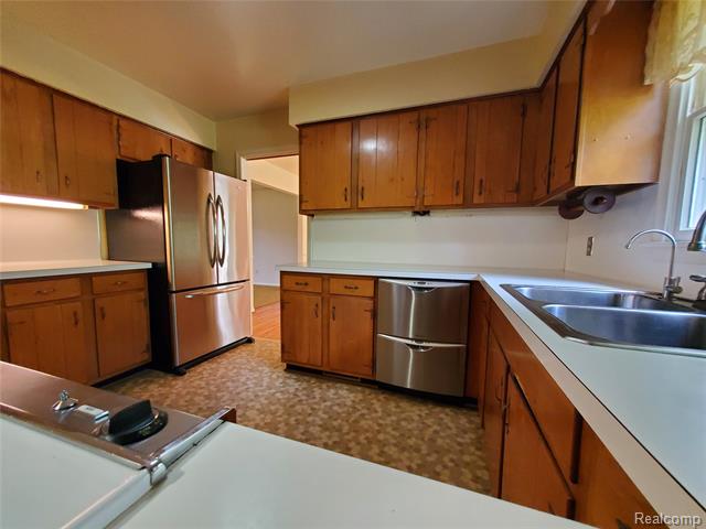 Builiding view eighteen for 8276 Appleway, Grand Blanc, MI. 48439