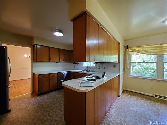 Builiding view fifteen for 8276 Appleway, Grand Blanc, MI. 48439