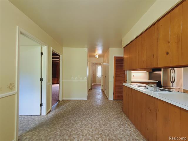 Builiding view nineteen for 8276 Appleway, Grand Blanc, MI. 48439