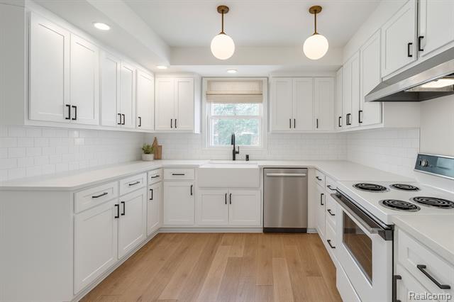 Builiding view seventeen for 8276 Appleway, Grand Blanc, MI. 48439