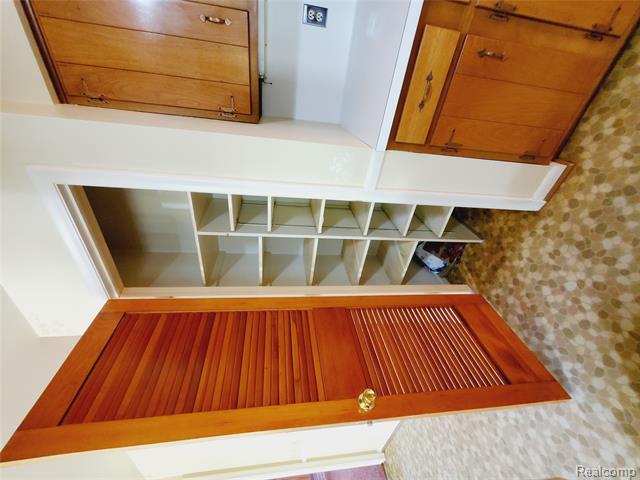 Builiding view twenty one for 8276 Appleway, Grand Blanc, MI. 48439