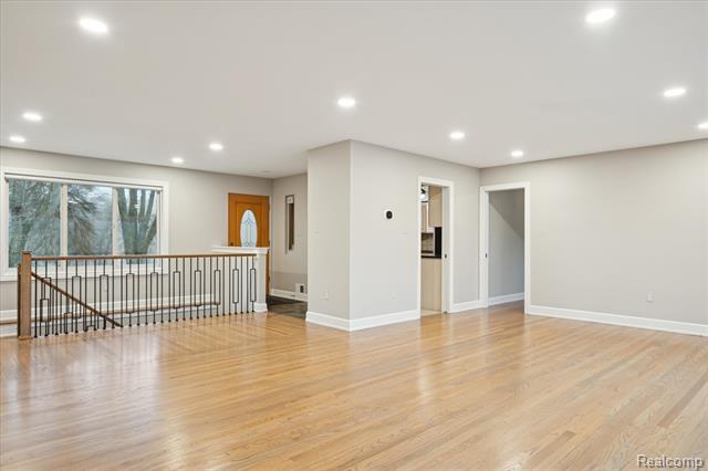 Builiding view five for 30609 Inkster, Franklin, MI. 48025