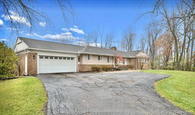 Builiding view one for 30609 Inkster, Franklin, MI. 48025