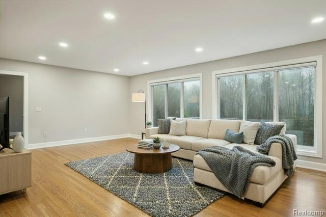 Builiding view seven for 30609 Inkster, Franklin, MI. 48025