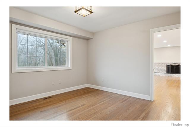 Builiding view seventeen for 30609 Inkster, Franklin, MI. 48025