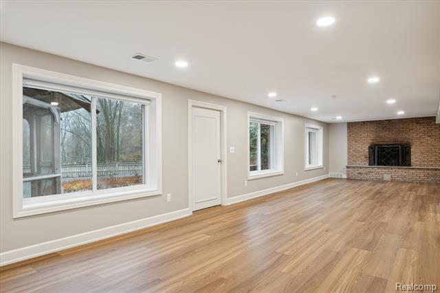 Builiding view thirty one for 30609 Inkster, Franklin, MI. 48025