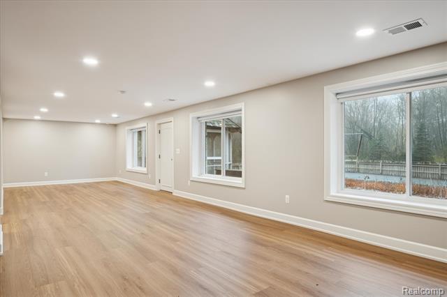 Builiding view twenty five for 30609 Inkster, Franklin, MI. 48025